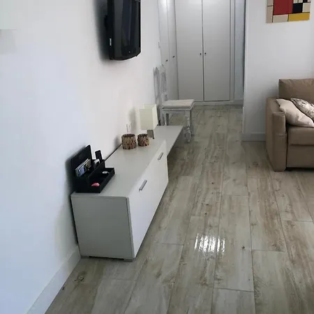 Calle El Fuerte Apartment *