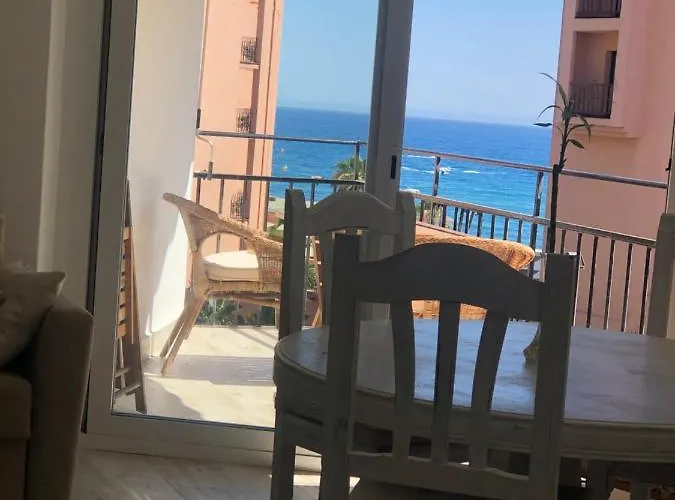 Calle El Fuerte 아파트